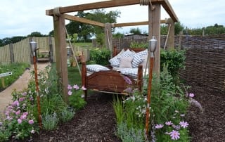 garden-bed-seat-love-your-garden-2015